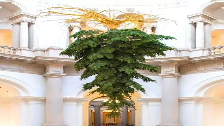 11 صورة لأغرب أشجار كريسماس في العالم.. بعضها مصنوع من الذهب