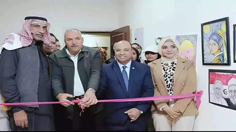 رئيس مدينة الطور يفتتح معرض الفنون التشكيلية بمشاركة 35 موهوبًا