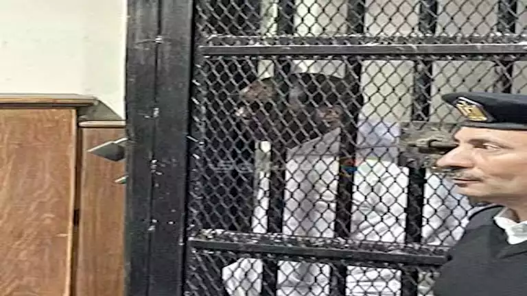 المتهم بقتل “حمص” مالك مقهى أسوان للمحكمة: “المجني عليه كان عايز يقتلني”