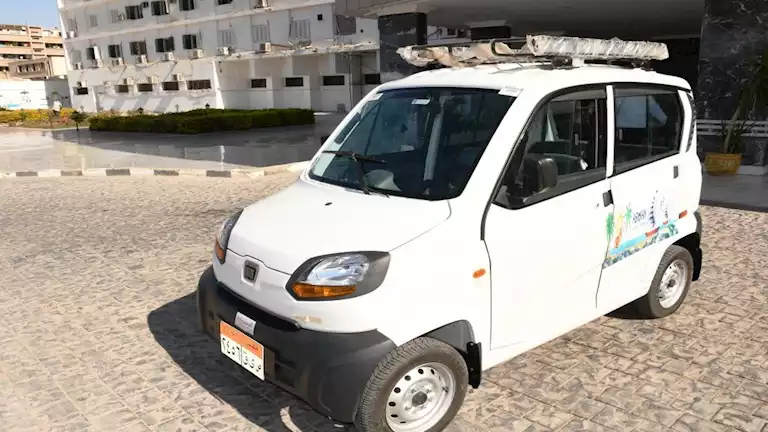 أسوان تودع التوك توك.. أول سيارة خفيفة مرخصة في مصر ترى النور- صور