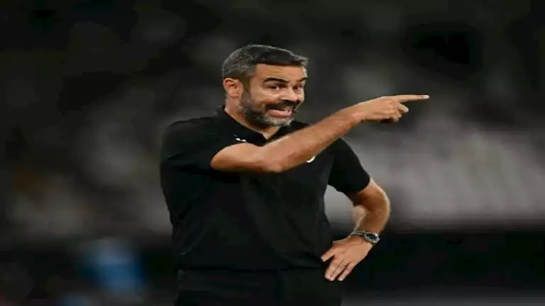 “يقود تريزيجيه”.. مدرب بوتافوجو السابق في الدوحة لقيادة فريق الريان القطري