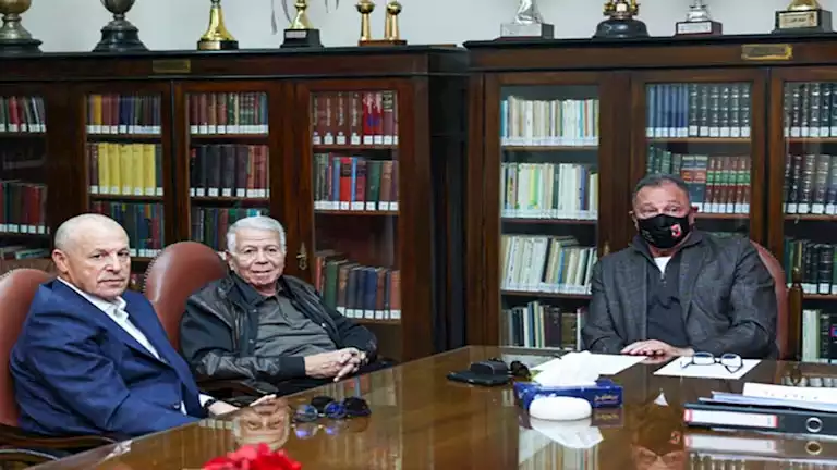 “بطء الأداء”.. تفاصيل زيارة أبوريدة للخطيب في الأهلي بحضور حسن حمدي