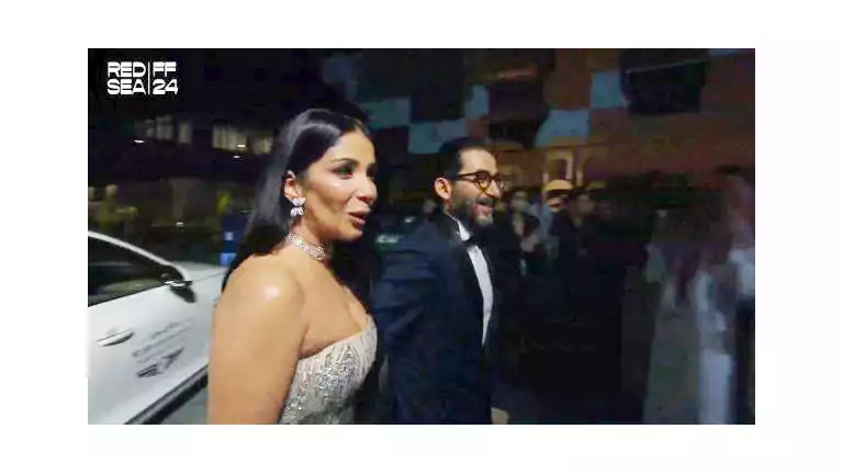أناقة وشياكة.. أحمد حلمي ومنى زكي يصلان حفل افتتاح مهرجان البحر الأحمر السينمائي