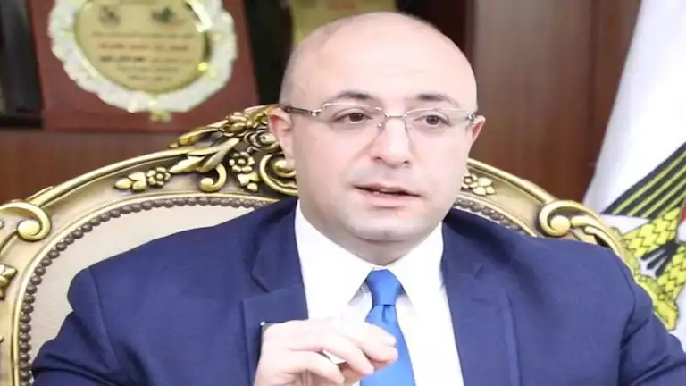 مكافأة لرؤساء لجان امتحانات ببني سويف وإطاحة بإدارة مدرسة