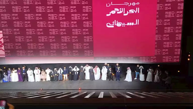 بالصور| مخرج “هوبال” يقدم فيلمه لجمهور مهرجان البحر الأحمر السينمائي