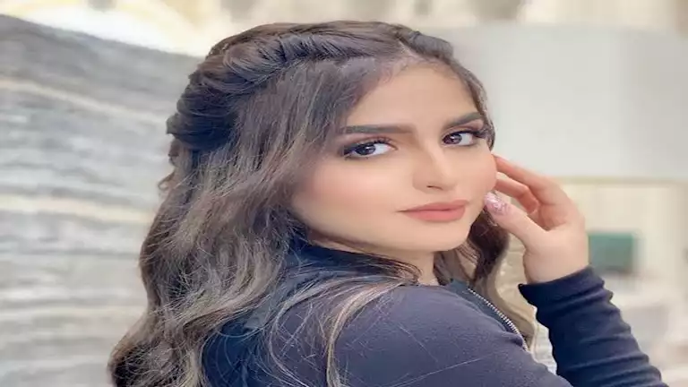 بإطلالة ملكية.. حلا الترك تتألق في فعاليات مهرجان البحر الأحمر بالسعودية