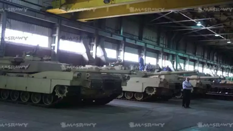 راجمات صواريخ ودبابات.. ماذا يحدث داخل مصنع 200 الحربي؟ -(فيديو)