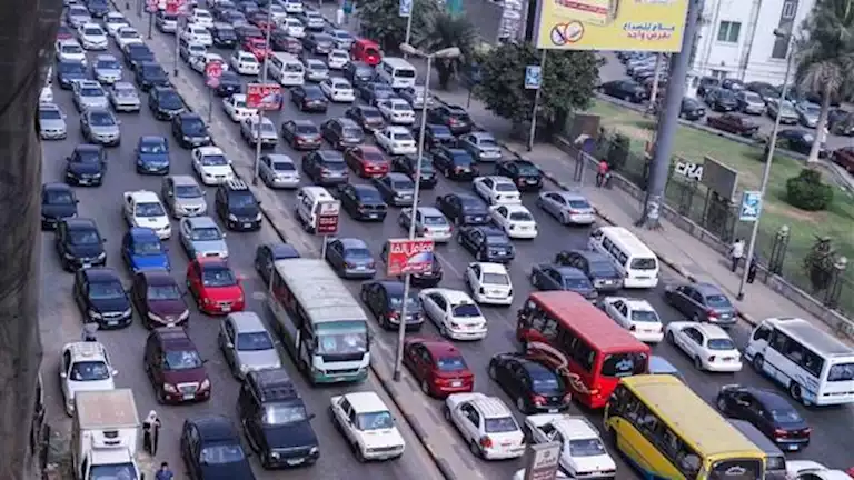زحام مروري كثيف بالقاهرة والجيزة صباح الخميس.. خريطة الكثافات المرورية