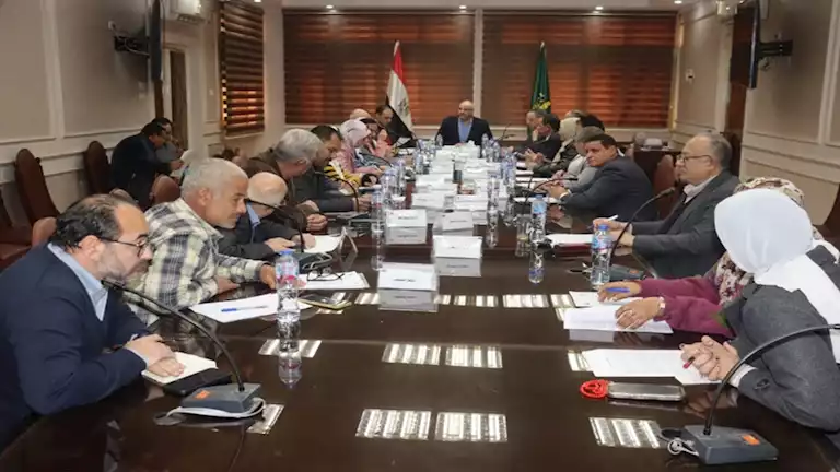 محافظ القليوبية يترأس اجتماع مجلس إدارة المناطق الصناعية