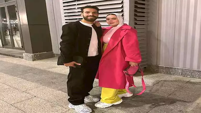 7 صور من احتفال زوجة إسلام محارب بعيد ميلاده