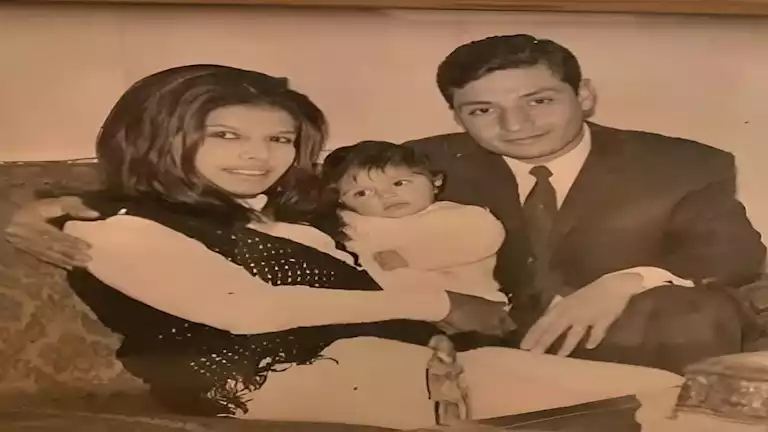 بـ “صور نادرة”.. ياسمين عبدالعزيز تستعيد ذكرياتها مع والدها الراحل