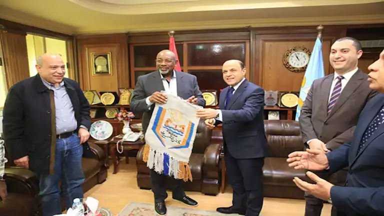 محافظ كفر الشيخ ووزير الزراعة النيجيري يتفقدان محطة بحوث سخا – صور