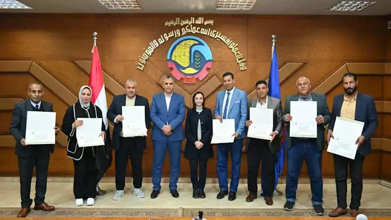 البحيرة تحتفل بيوم البيئة الوطني وتكرّم المسؤولين عن مواجهة السحابة السوداء