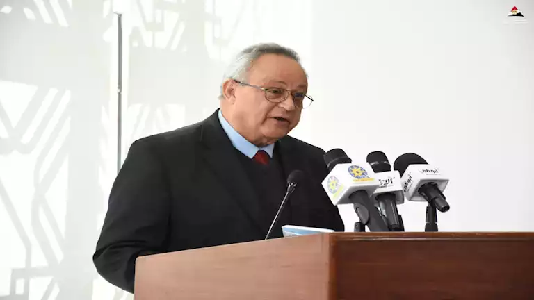 مدير مكتبة الإسكندرية يطالب بوضع إطار أخلاقي وقانوني للذكاء الاصطناعي (صور)