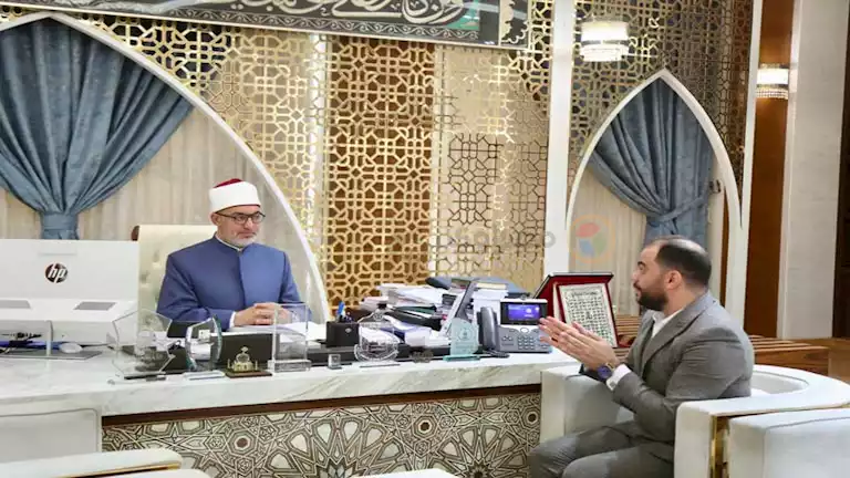 محمد صلاح نموذج مشرّف.. مفتي الجمهورية يكشف علاقته بكرة القدم| خاص