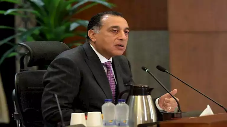 مدبولي: وظائف تقليدية كثيرة ستختفي مستقبلًا.. والذكاء الاصطناعي كان “بلا أب” بالدولة