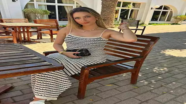 21 صورة عن شقيقة وسام أبو علي