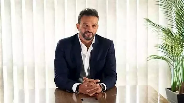 أول تعليق من أيمن ممدوح عباس على طريقة صلاته السريعة -(فيديو)