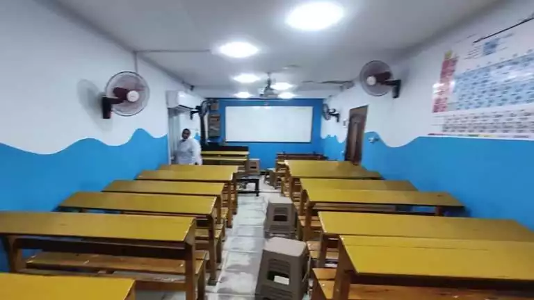 “مفيش دروس خصوصية”.. مدرسة في لندن تستبدل المعلمين بالذكاء الاصطناعي