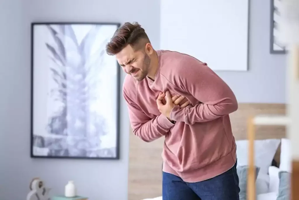 ألم الصدر ليس دائما من القلب.. 7 مشكلات صحية صامتة قد تكون السبب