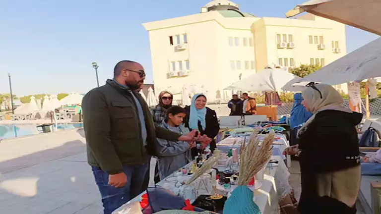 “وحدة أيادي مصر” تنظم معرضاً للحرف اليدوية بالأقصر -صور