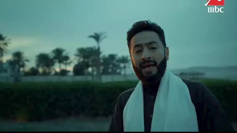 هكذا احتفل حمادة هلال بتصدر مسلسله “المداح 5” للتريند