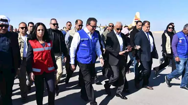 من العريش.. وزير الصحة يتابع طرق تخزين السلع قبل إدخالها إلى غزة