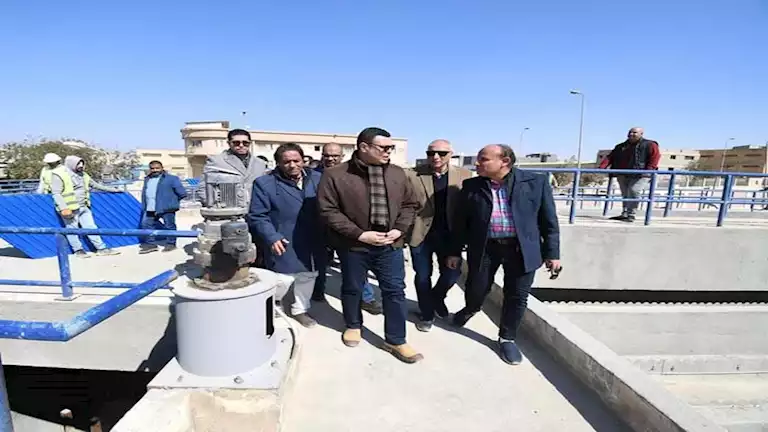 وزير الإسكان ومحافظ القليوبية يتفقدان منظومة الصرف الصحي ومشروعات “حياة كريمة”