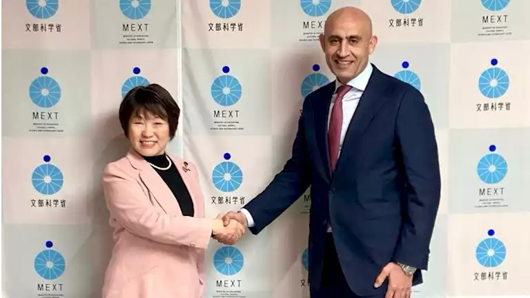 وزير التعليم يلتقي نظيرته اليابانية لتعزيز التعاون في التعليم والبحث العلمي