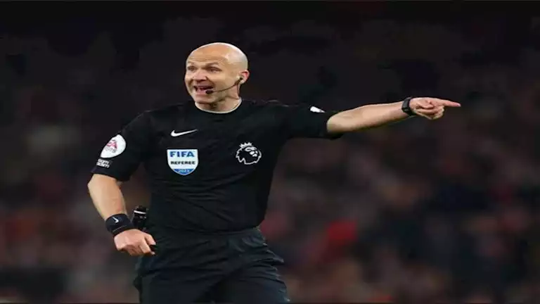 طاقم تحكيم مباراة ليفربول ومانشستر سيتي