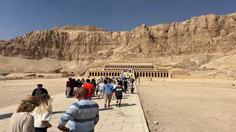 بزيادة 12.4%.. السياحة تجذب إيرادات بـ8.7 مليار دولار بالنصف الأول من 2024-2025