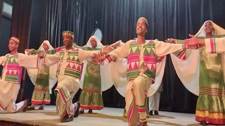 في مهرجان أسوان للفنون.. رقصات الصين وكولومبيا تمتزج بالفلكلور المصري – صور