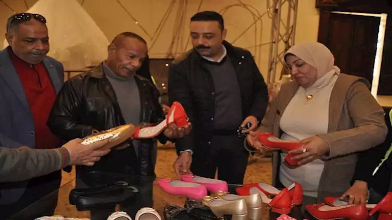 الشحات مبروك يفتتح معرض خيري في مدينة دسوق بكفر الشيخ- صور