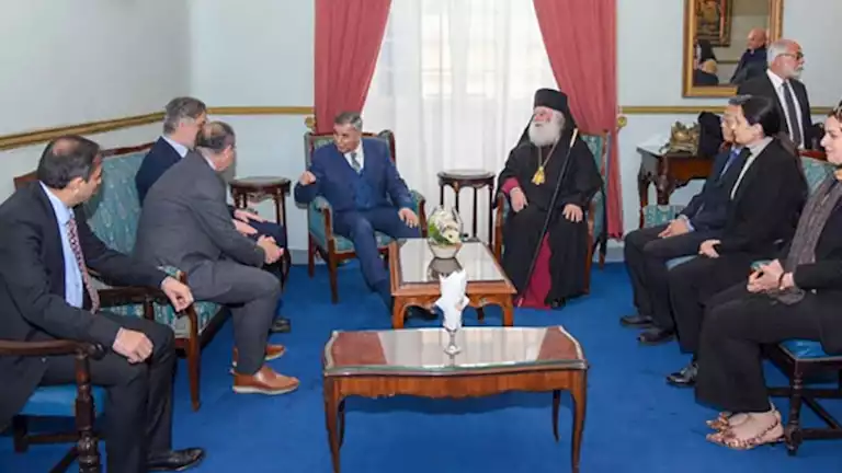 تقطيع كعكة الفاسيلوبيتا.. محافظ الإسكندرية يستقبل قنصل اليونان – صور