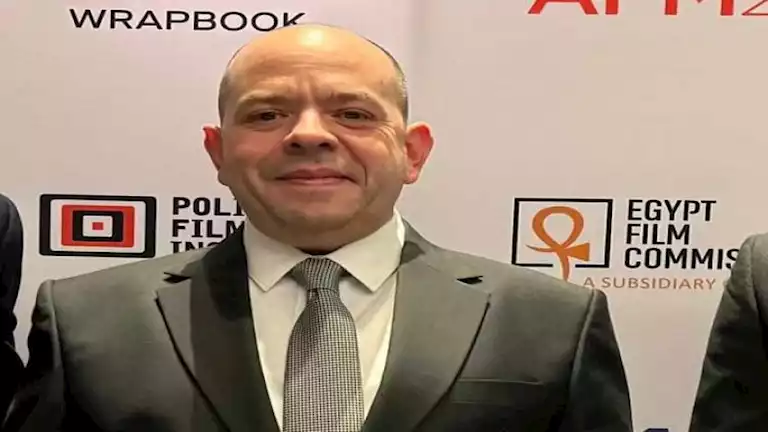 فيديو مستر بيست.. رئيس “أفلام مصر” يكشف كواليس جديدة عن حلقة الأهرامات