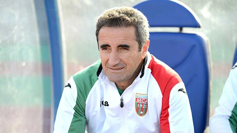 وفاة أسطورة منتخب الجزائر السابق