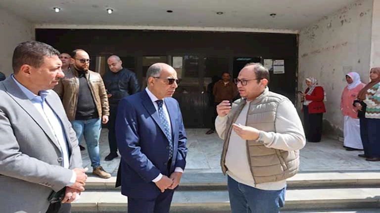 بسبب التكدس.. محافظ المنيا يوجه بتحويل المركز الطبي الشرقي لعيادات تخصصية لمرضى التأمين