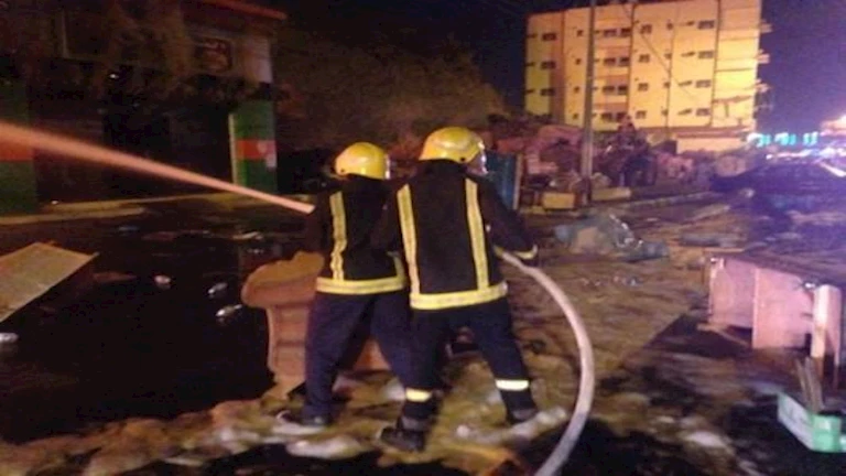 حريق داخل صيدلية مستشفى خاص بالزاوية