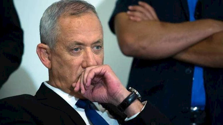 وزير دفاع إسرائيل السابق: صار لزاما علينا ضرب الأهداف النووية الإيرانية