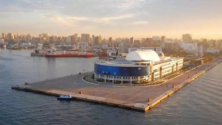 12 ألف شاحنة خلال 24 ساعة.. تداول 177 ألف طن بضائع بميناء الإسكندرية