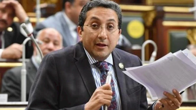 برلماني يحذر من رفع أسعار المكالمات والإنترنت بعد الجيل الخامس