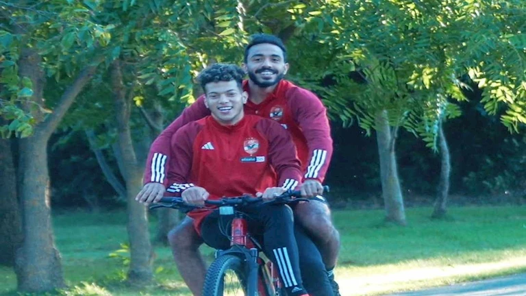 “إمام عاشور بيحب اللقطة زي كهربا”.. تصريحات نارية من لاعب الزمالك ضد ثنائي الأهلي