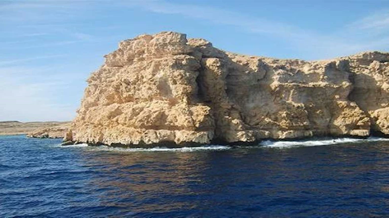 فيديو.. البيئة تطلق فيلمًا وثائقيًا ترويجيًا لمحميات جزر البحر الأحمر