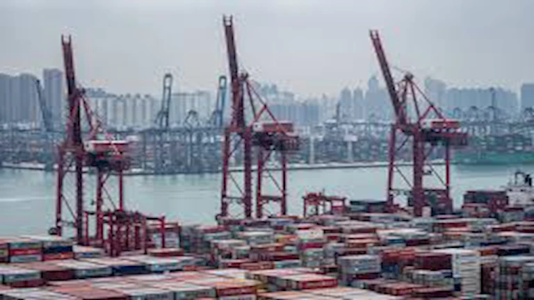 البيت الأبيض يرفع الرسوم الجمركية على السلع الصينية إلى 145%