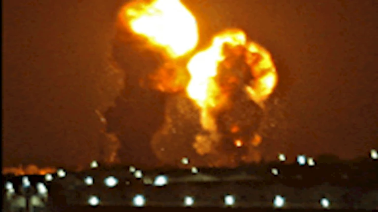 دمار جديد في غزة.. الاحتلال يفجّر مباني سكنية برفح