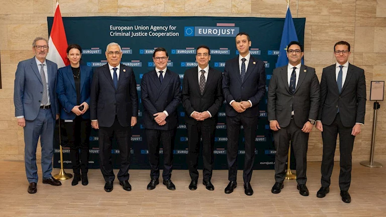 مصر تعزز التعاون القضائي الدولي.. توقيع مذكرة ترتيبات العمل بين النيابة العامة و”اليوروجست” بهولندا