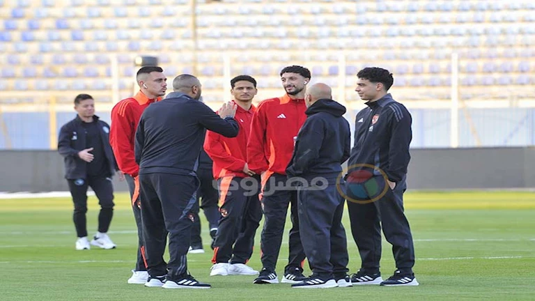 تحية خاصة من جماهير النادي الأهلي لأحمد زيزو خلال مباراة الفريق أمام بيراميدز