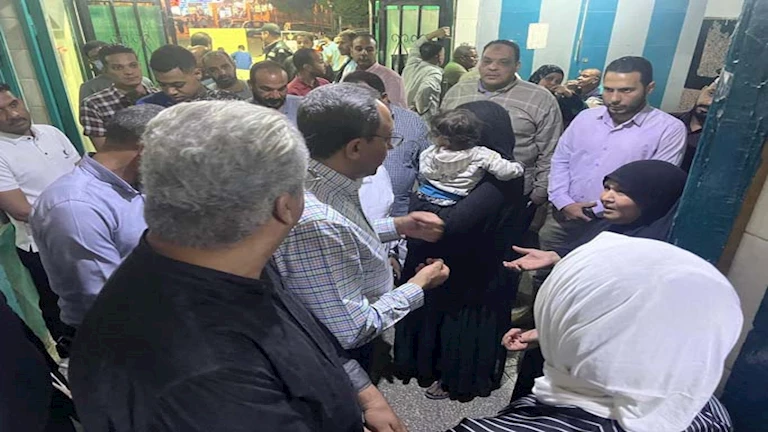 محافظ قنا يفاجئ مستشفى قنا العام ويتفقد قسم الاستقبال والطوارئ