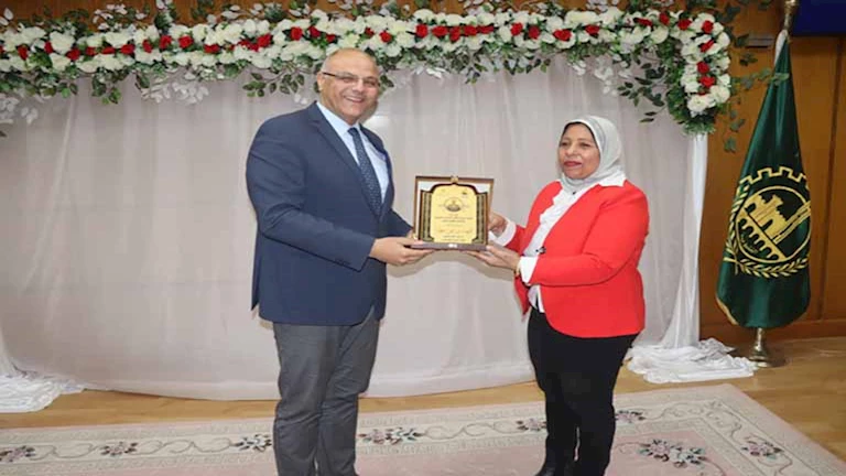 محافظ القليوبية يشهد احتفالية تكريم الأيتام والأمهات المثاليات – صور