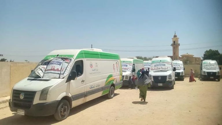 فحص 1139 مواطنا في قافلة طبية ببني سويف